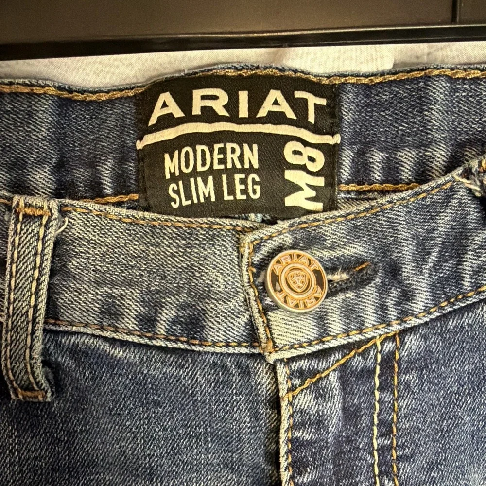 Ariat M8 Modern Slim Leg Mens Jeans 32x32 Medium Wash Blue Denim Stretch